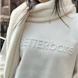 bareMinerals Cream Women's Sweater